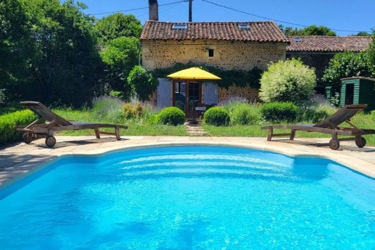 Rose Cottage, photograph 1